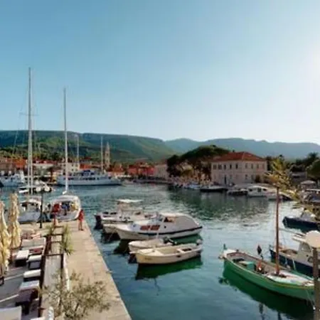Apartment Radovani Luxury With Private Pool Jelsa (Hvar)