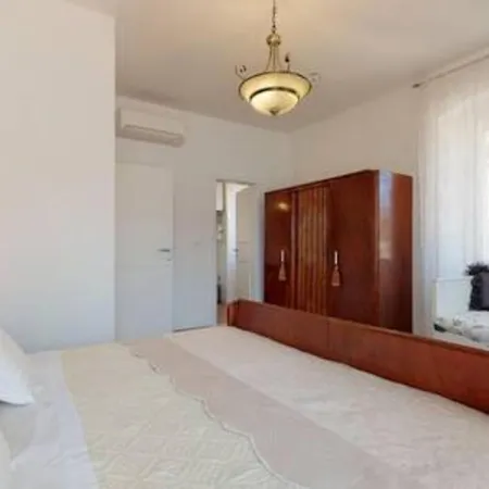 Radovani Luxury With Private Pool Apartment Jelsa (Hvar)