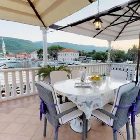 Radovani Luxury With Private Pool Apartment Jelsa (Hvar)